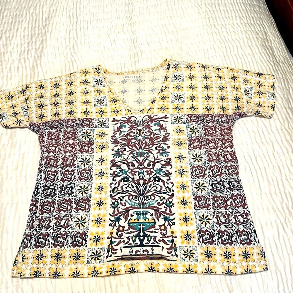 Lucky Brand top. Size Xl. Yellow, blue, and burgundy.